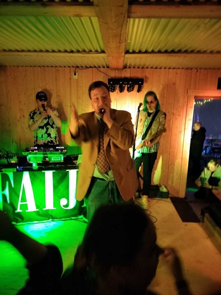 Faija esiintyy Lapin Leiskussa